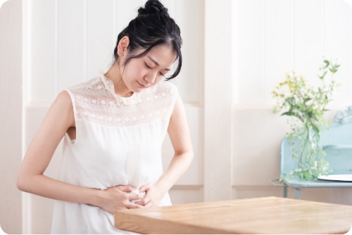 その下腹の痛みや排泄物の出血ではこんな病気を疑います